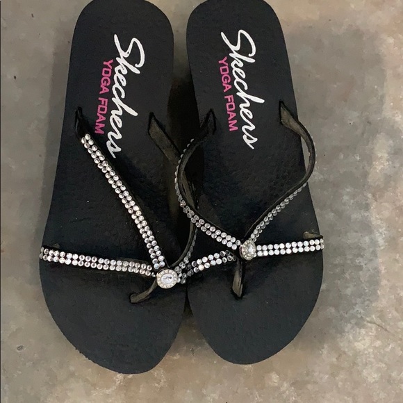 sketcher slipper shoes